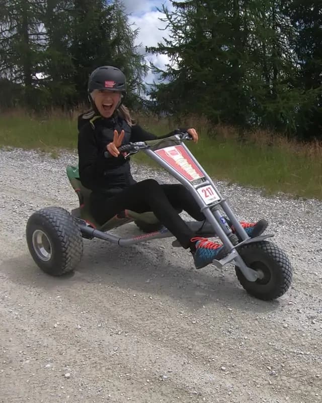 Erleben Sie den Nervenkitzel des Bergkarren-Abenteuers